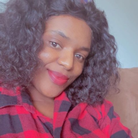 Meet your Posher, Clélie - Picture 1 of 1